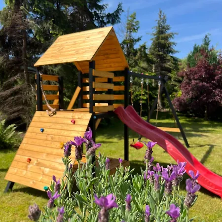 Дом отдыха Lawendowa Przystan - Dom Nad Rzeka - Brenna, 10 Osob, Sauna, Balia Z Jacuzzi, Ogrod, Plac Zabaw Бренна