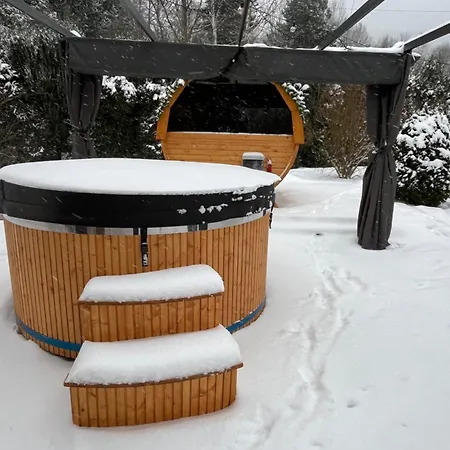 Vakantiehuis Lawendowa Przystan - Dom Nad Rzeka - Brenna, 10 Osob, Sauna, Balia Z Jacuzzi, Ogrod, Plac Zabaw Brenna